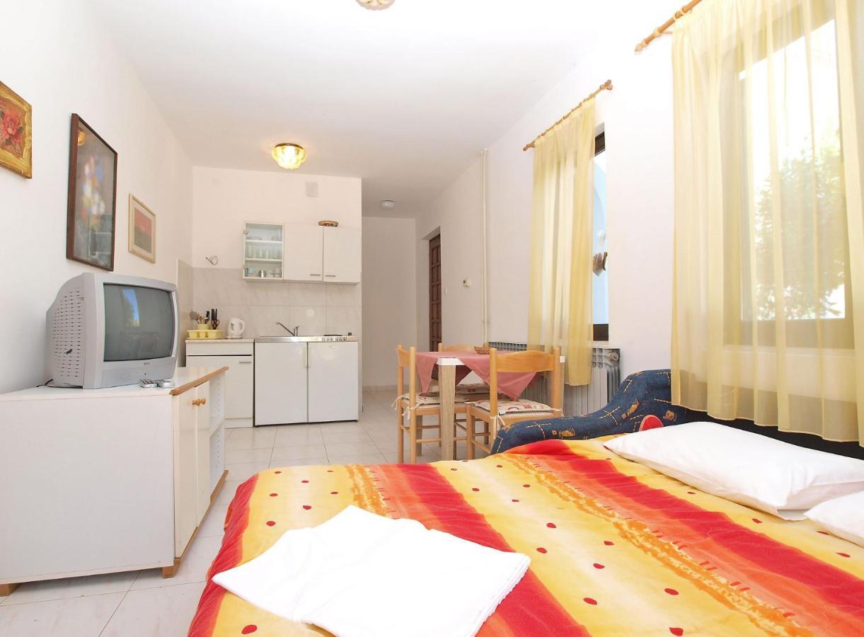 Apartments Puntizela 727 プーラ エクステリア 写真