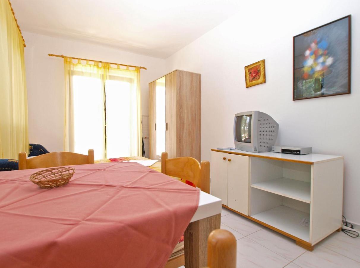 Apartments Puntizela 727 プーラ エクステリア 写真
