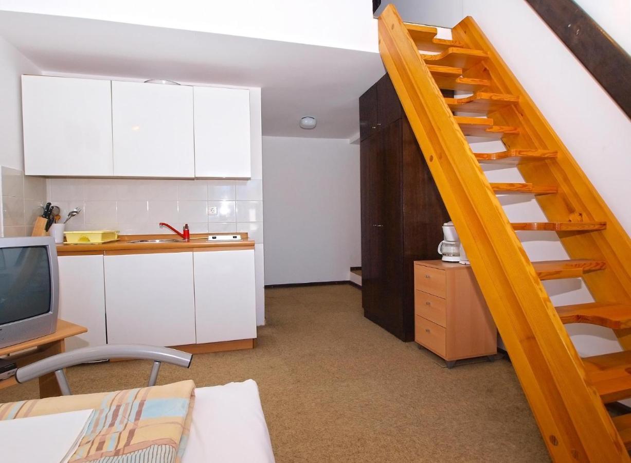 Apartments Puntizela 727 プーラ エクステリア 写真