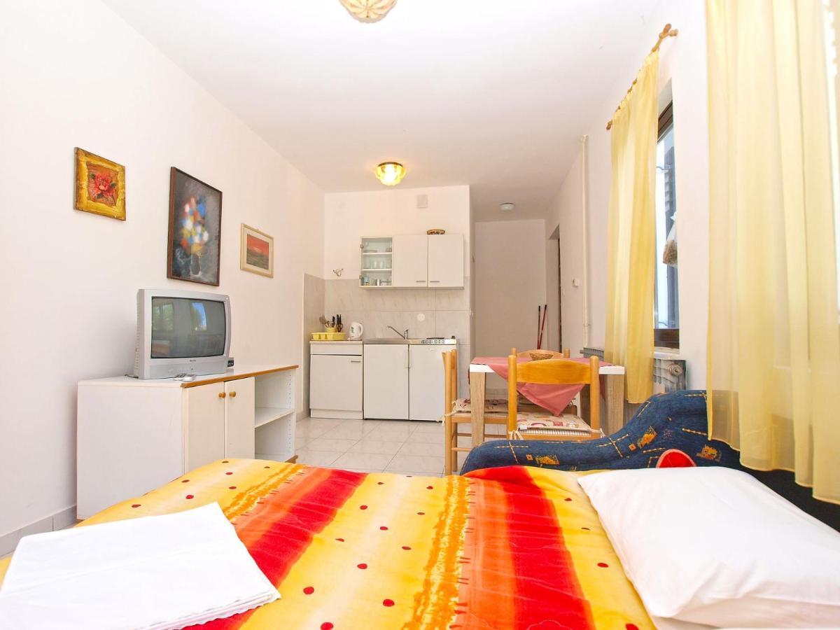 Apartments Puntizela 727 プーラ エクステリア 写真