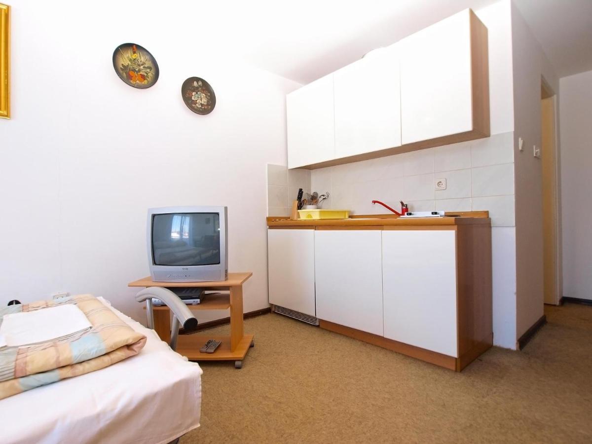 Apartments Puntizela 727 プーラ エクステリア 写真