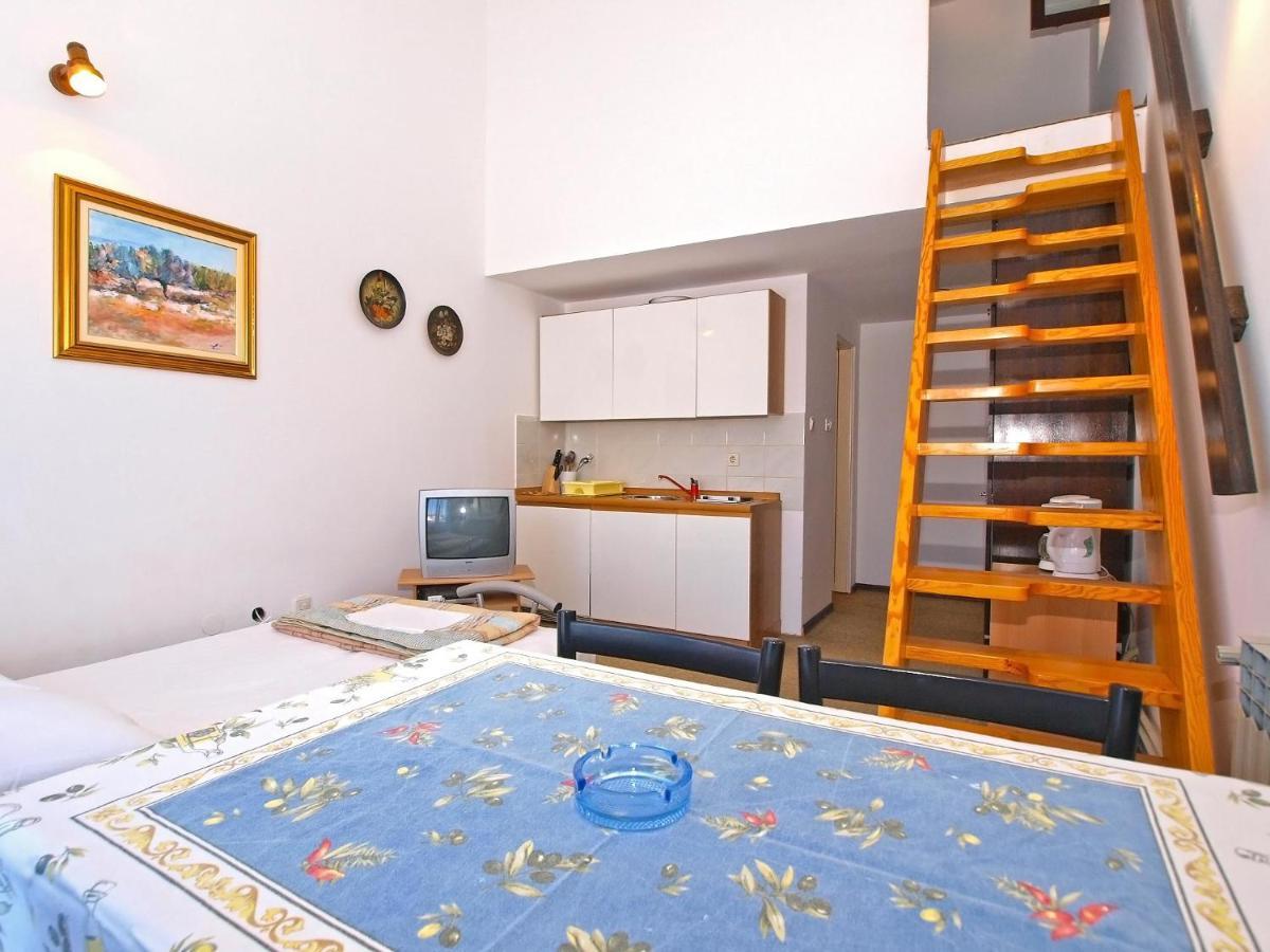 Apartments Puntizela 727 プーラ エクステリア 写真