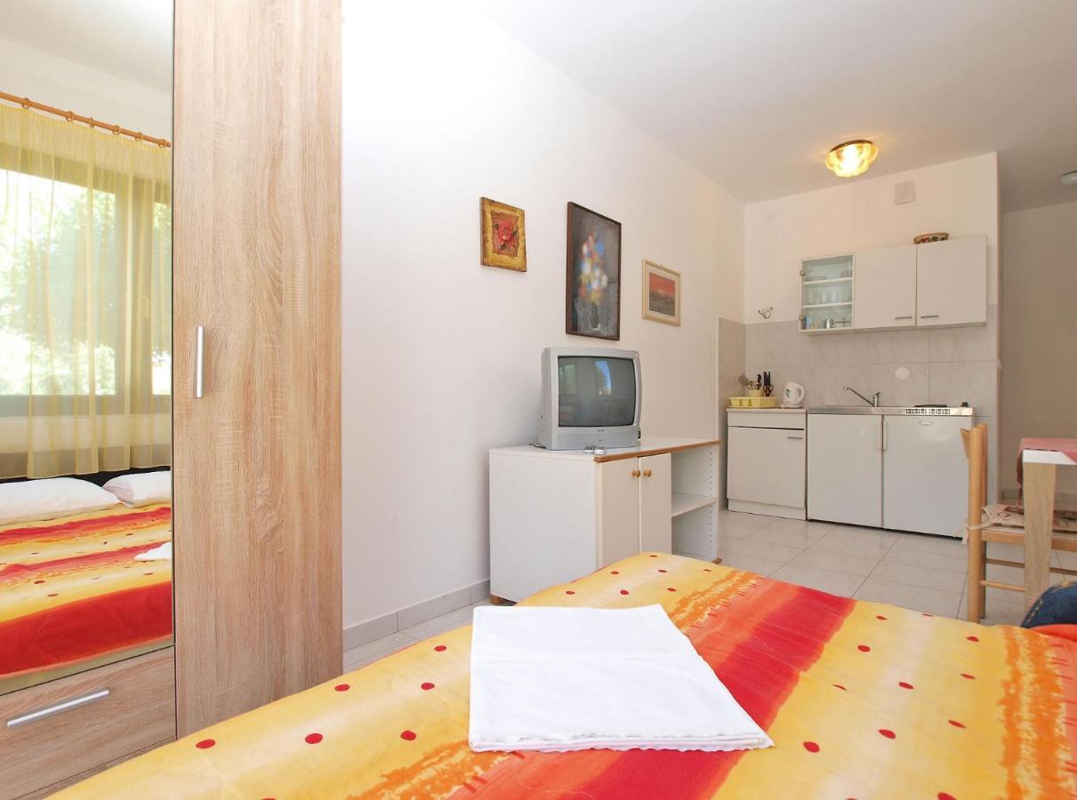 Apartments Puntizela 727 プーラ エクステリア 写真