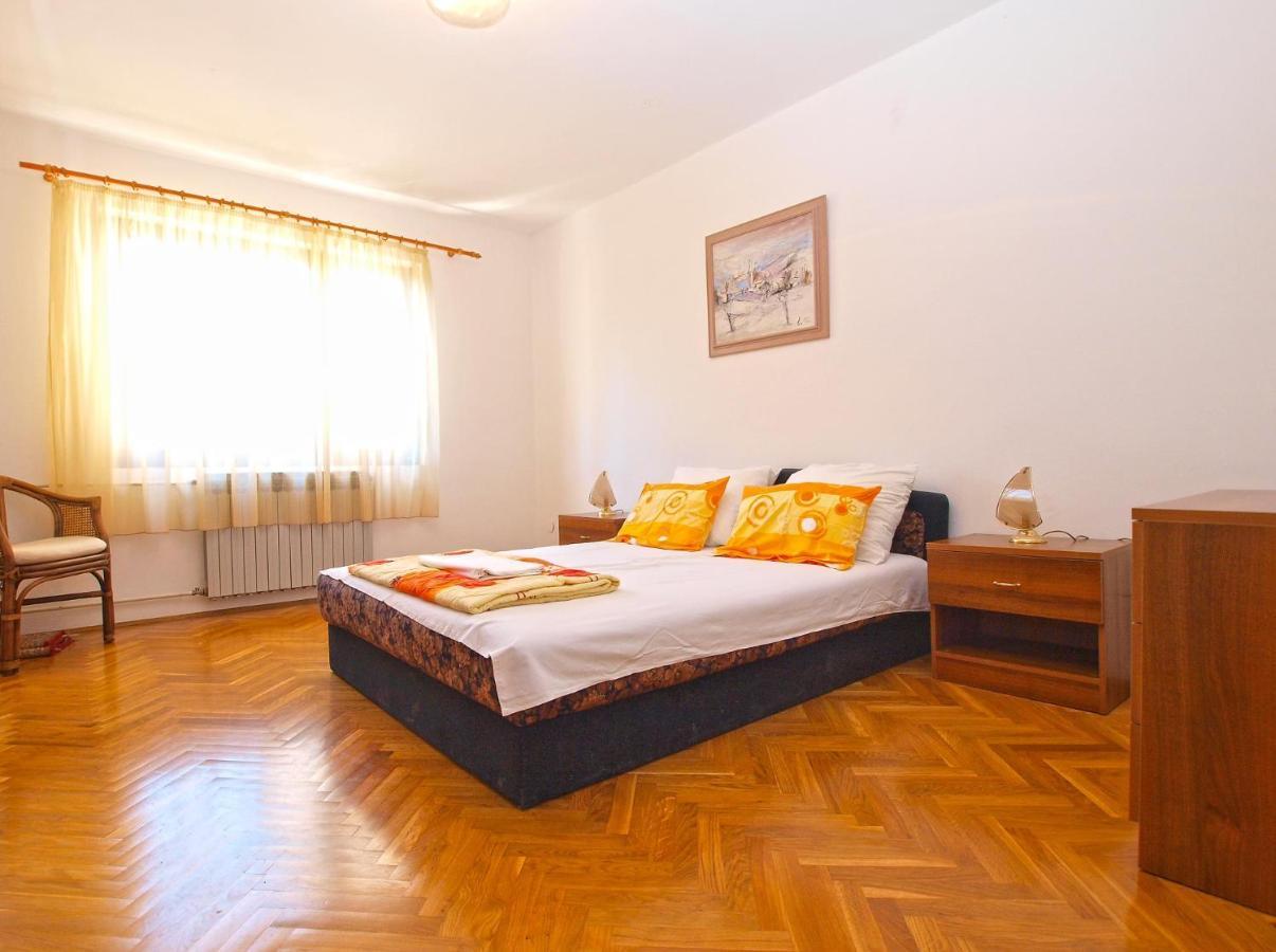 Apartments Puntizela 727 プーラ エクステリア 写真