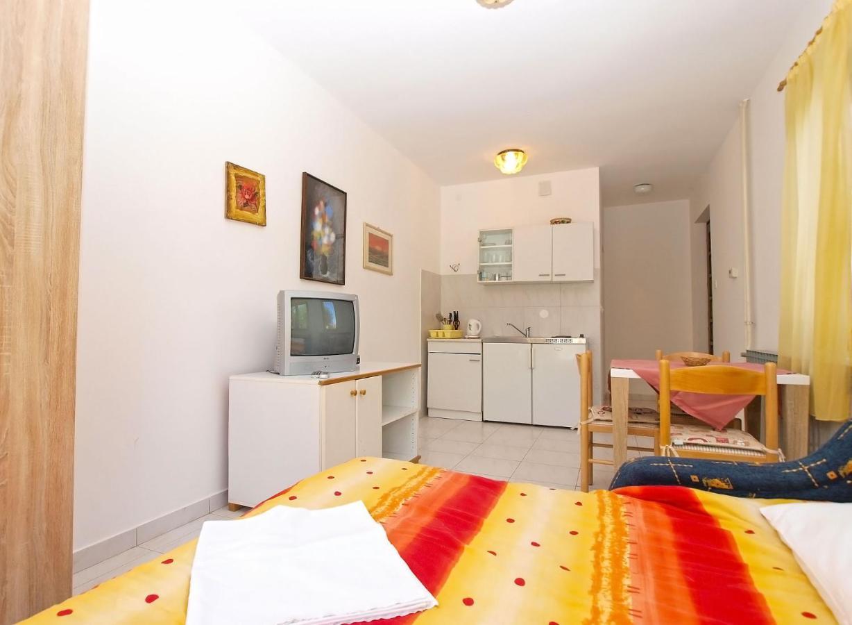 Apartments Puntizela 727 プーラ エクステリア 写真